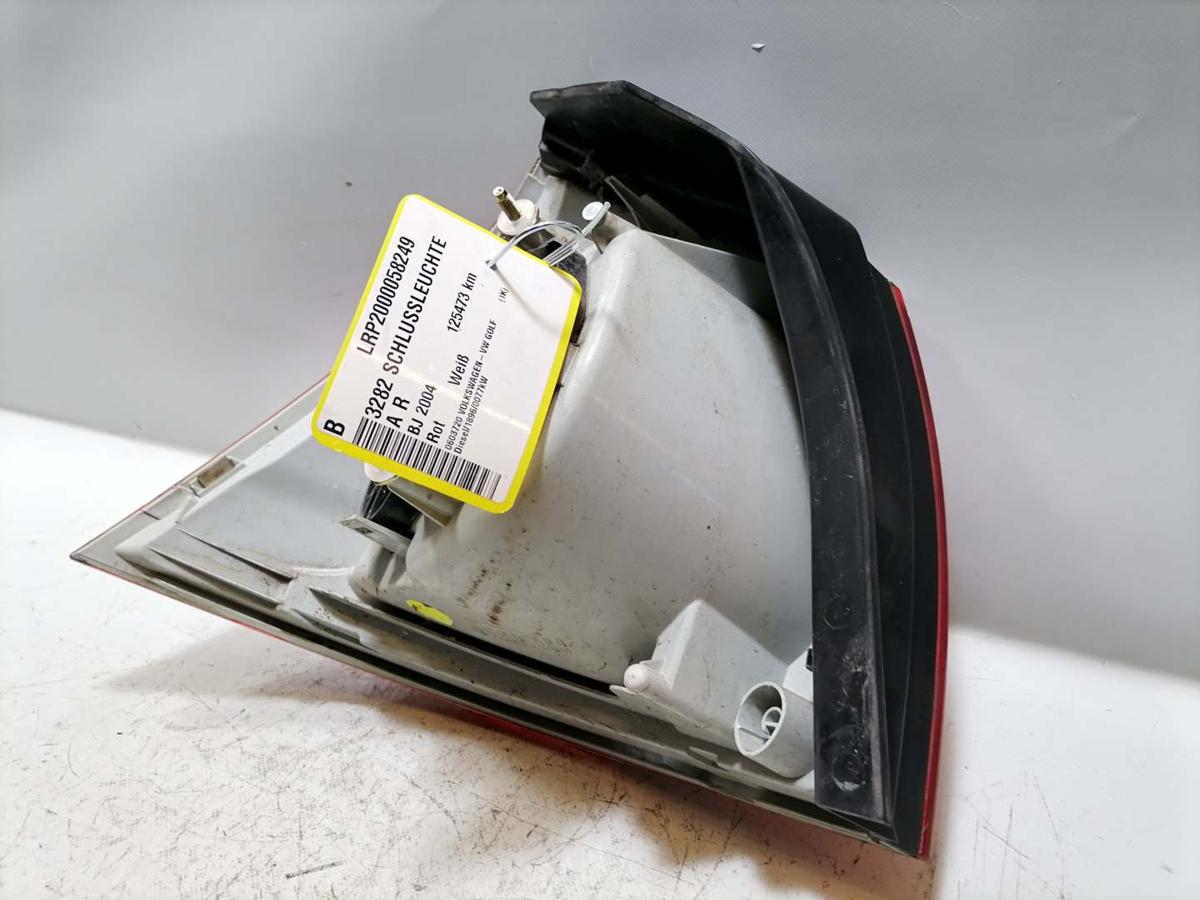 VW Golf 5 original R&uuml;cklicht R&uuml;ckleuchte Heckleuchte au&szlig;en rechts Flie&szlig;heck BJ04